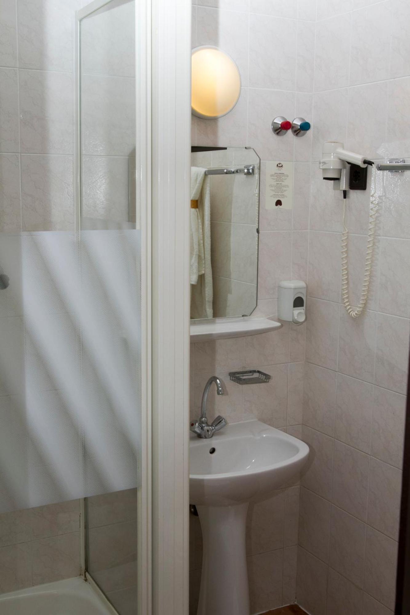 Hotel Molnar บูดาเปสต์ ภายนอก รูปภาพ