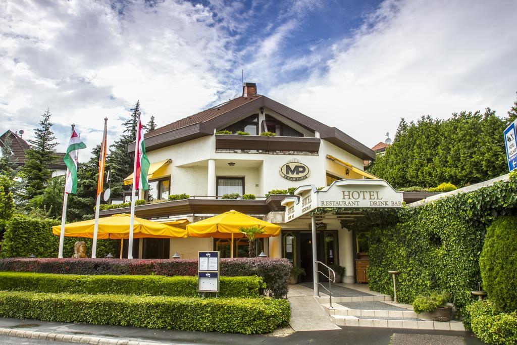 Hotel Molnar บูดาเปสต์ ภายนอก รูปภาพ
