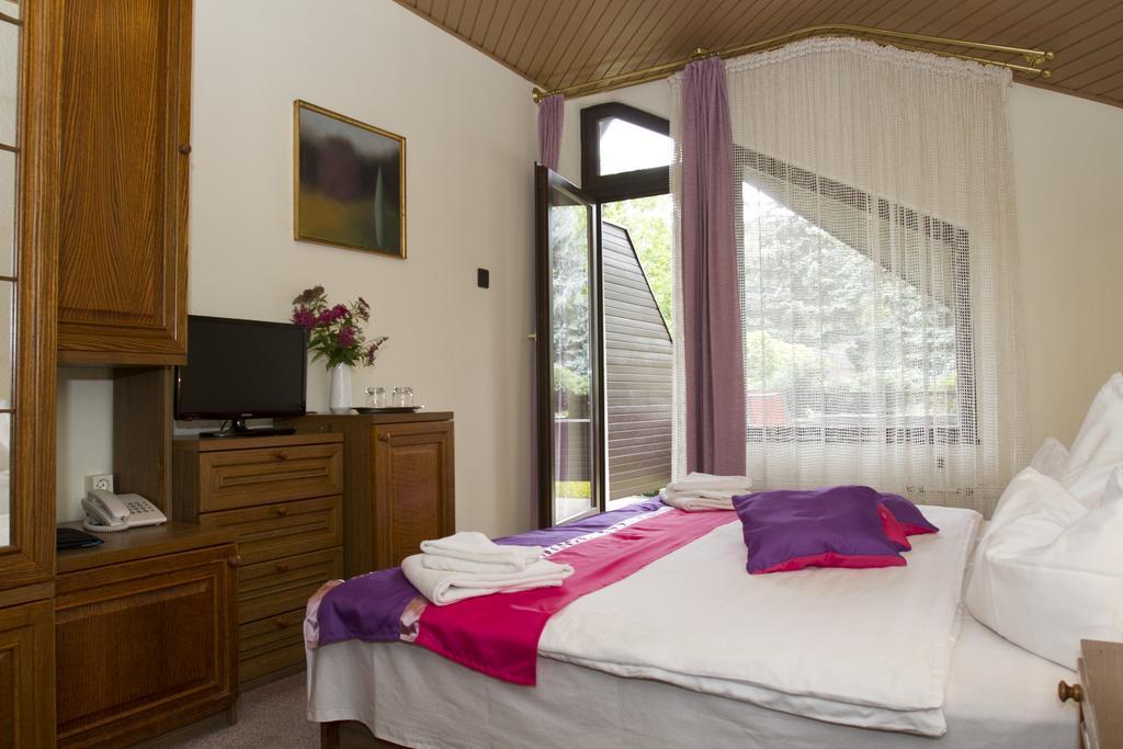 Hotel Molnar บูดาเปสต์ ภายนอก รูปภาพ