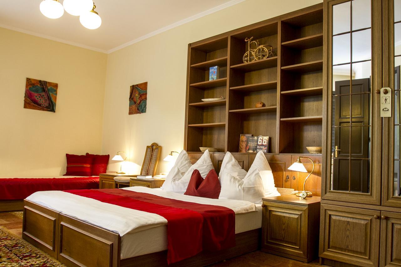 Hotel Molnar บูดาเปสต์ ภายนอก รูปภาพ