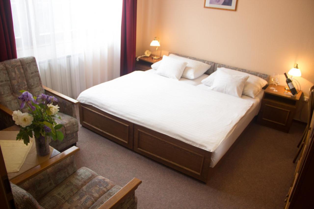 Hotel Molnar บูดาเปสต์ ภายนอก รูปภาพ